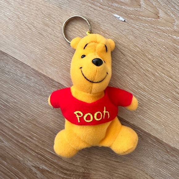Disney vintage pooh keychain pouch park exclusive NWOT LAST CALL - Picture 1 of 8